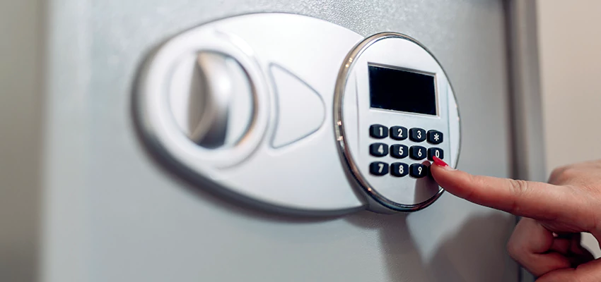 Jewelry Safe Cracking in Adelanto, California